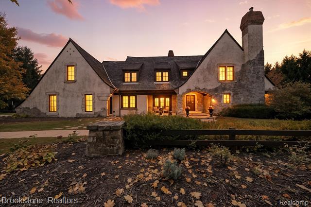 front view picture of 8179 Towering Pines, Clarkston, MI. 48348