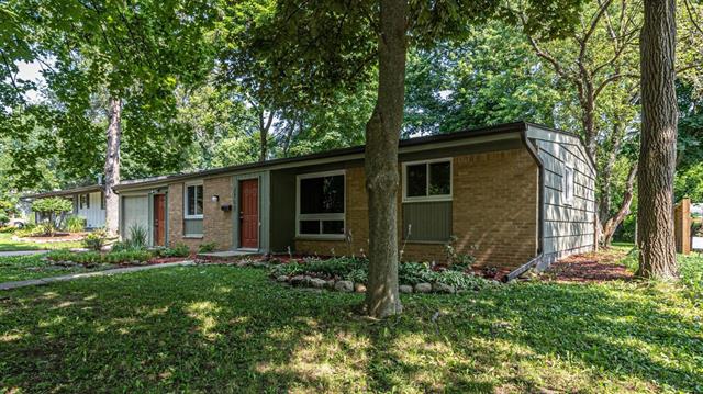 front view picture of 2753 Cumberland Avenue, Ann Arbor, MI. 48104