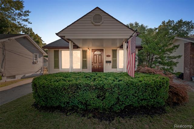 front view picture of 400 Josephine Ave, Royal Oak, MI. 48067
