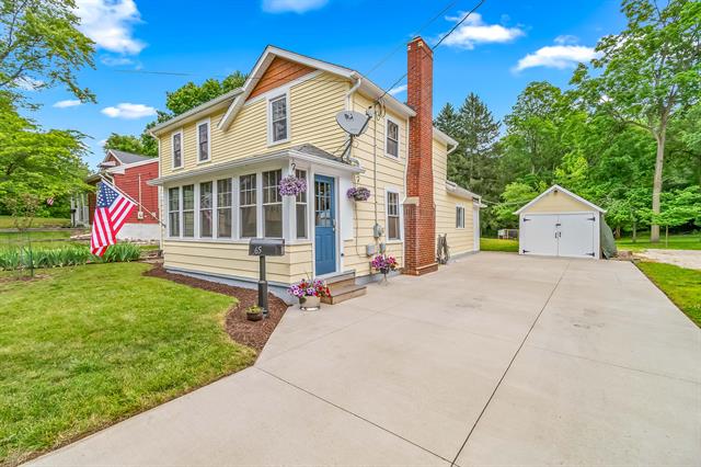 front view picture of 65 Salem St, Hillsdale, MI. 49242