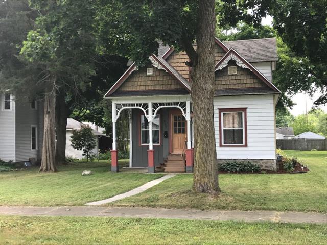 front view picture of 933 Masonic Ave, Belding, MI. 48809