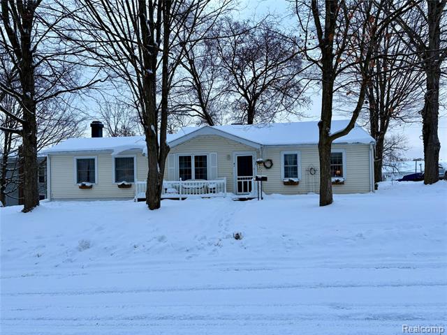 front view picture of 41 Charles St, Hillsdale, MI. 49242