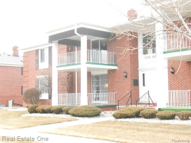 front view picture of 1700 Monticello Street, Trenton, MI. 48183