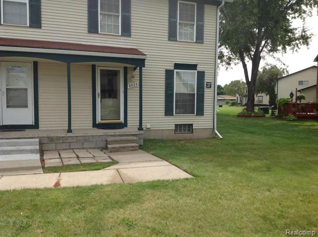 front view picture of 8924 Shawn Drive, Sterling Heights, MI. 48312