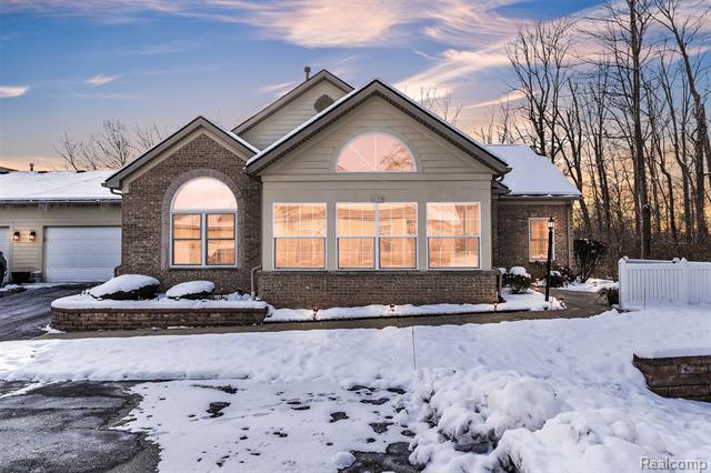 front view picture of 1155 Abbey Court, Westland, MI. 48185