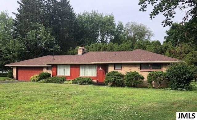 front view picture of 1044 Westfield Dr, Jackson, MI. 49203