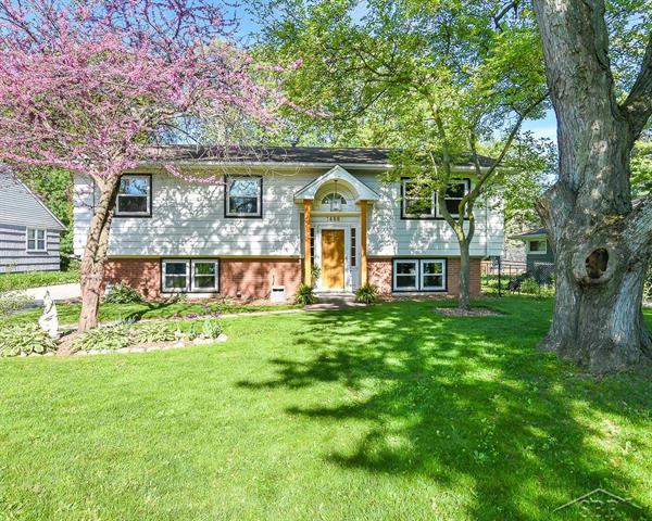 front view picture of 1466 Wilson Avenue, Saginaw, MI. 48638
