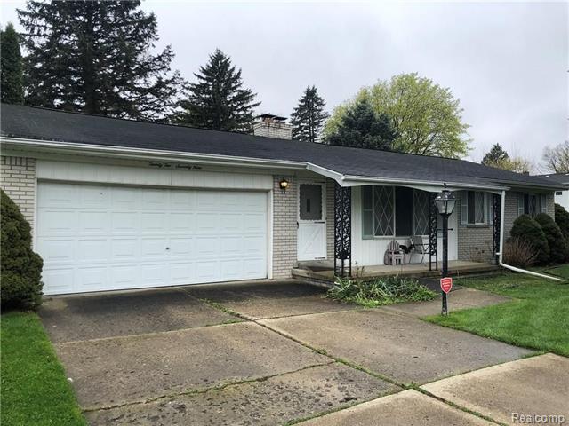front view picture of 2279 Thistlewood Drive, Burton, MI. 48509