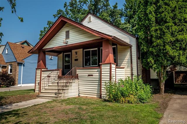 front view picture of 517 E 3Rd St, Royal Oak, MI. 48067