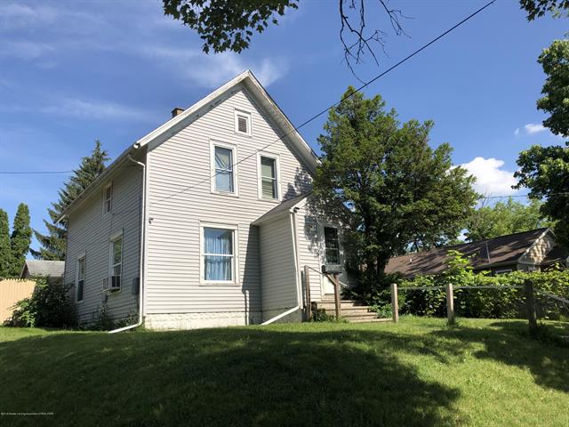 front view picture of 1558 Ballard Street, Lansing, MI. 48906