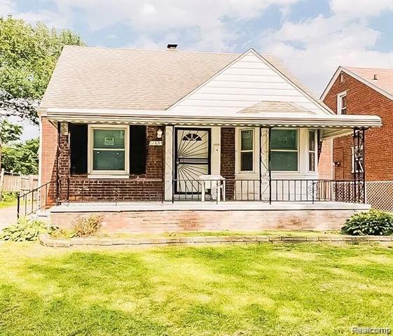 front view picture of 11696 Glastonbury Avenue, Detroit, MI. 48228
