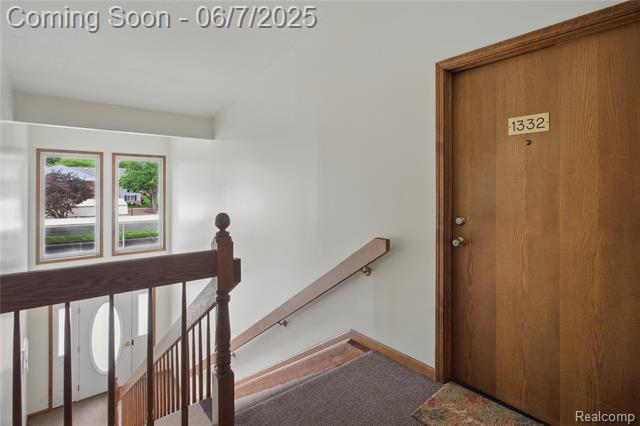 front view picture of 1332 Shoemaker Drive, Westland, MI. 48185