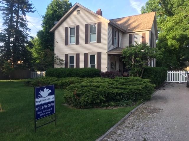 front view picture of 315 S West, Fenton, MI. 48430