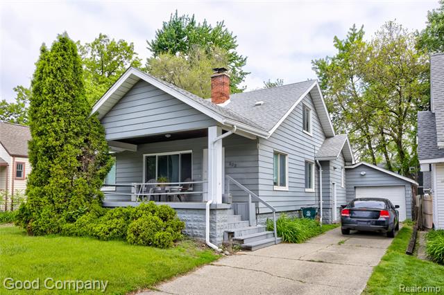 front view picture of 523 E 3Rd St, Royal Oak, MI. 48067