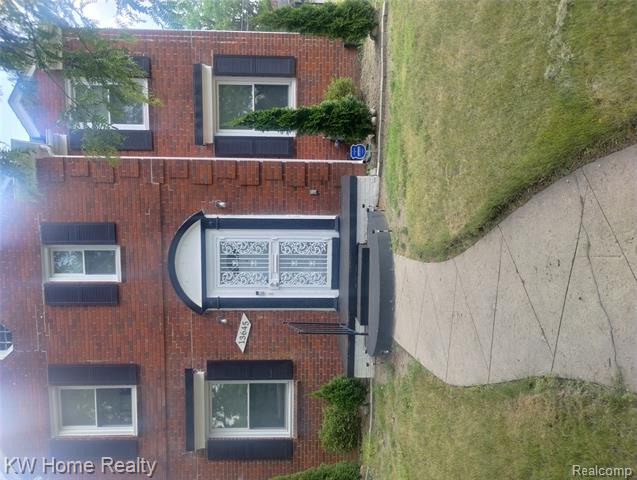 front view picture of 13645 Vassar Avenue, Detroit, MI. 48235