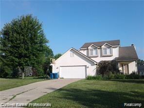 front view picture of 1292 Theresa Drive, Fenton, MI. 48430