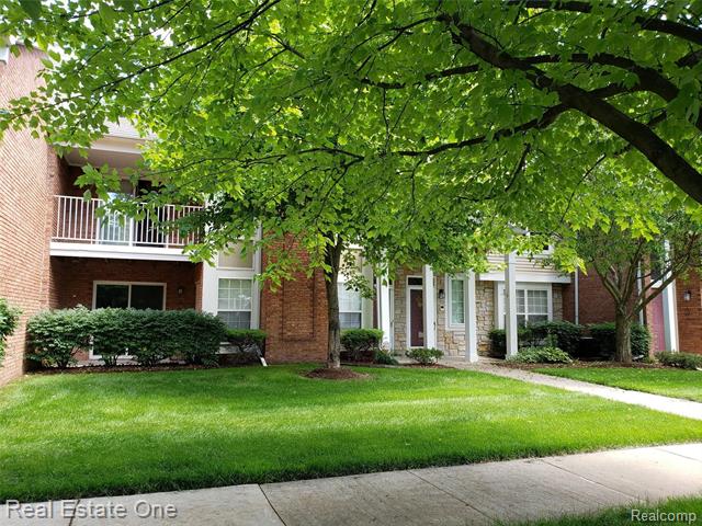 front view picture of 56226 Troonn , Shelby Township, MI. 48316