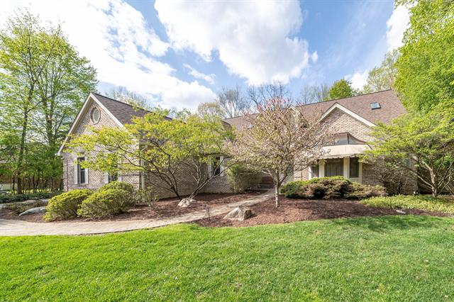 front view picture of 34554 Quaker Valley Rd, Farmington, MI. 48331