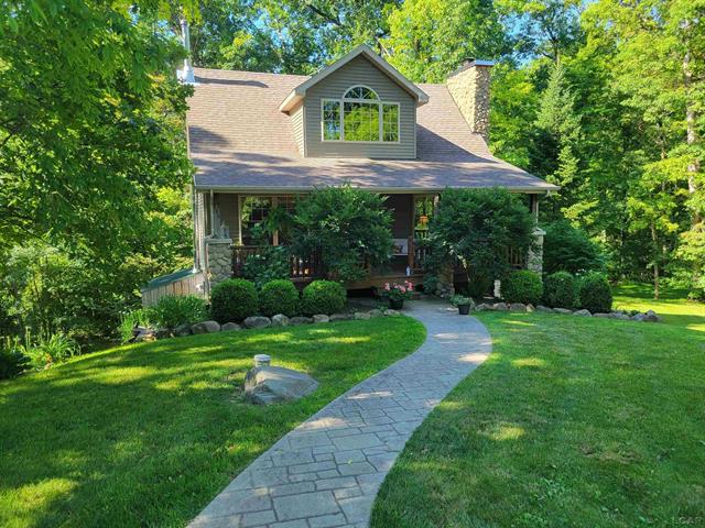 front view picture of 10238 Heatherlawn Ct, Jerome, MI. 49249