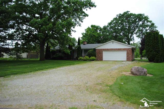 front view picture of 374 Earle, Carleton, MI. 48117