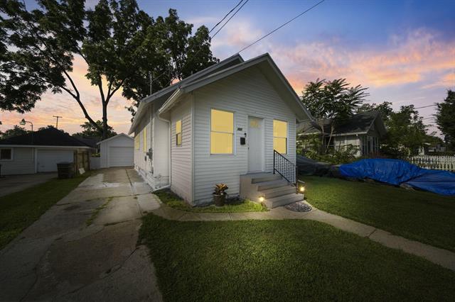 front view picture of 151 W Euclid Ave, Jackson, MI. 49203