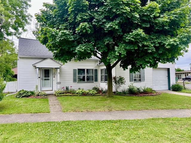 front view picture of 1202 N Fayette, Saginaw, MI. 48602