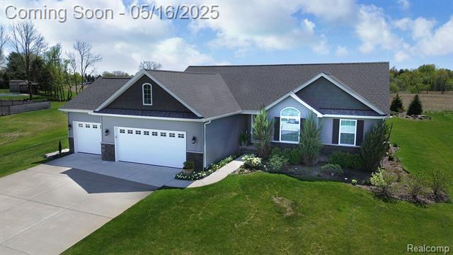 front view picture of 9466 Heritage Crossing, Goodrich, MI. 48438