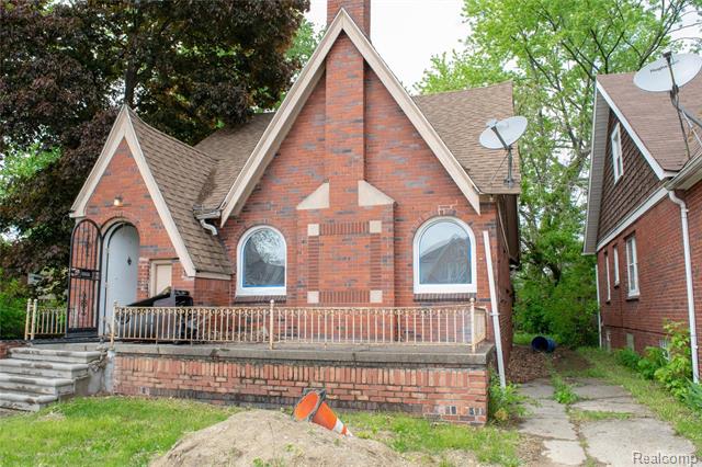 front view picture of 13726 Wadsworth, Detroit, MI. 48227