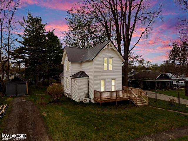 front view picture of 236 East Street, Vassar, MI. 48768