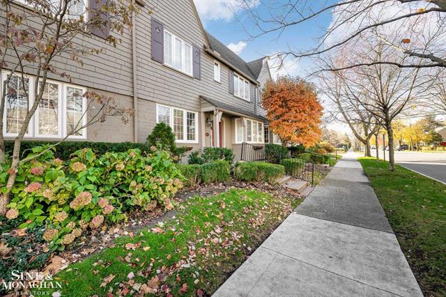 front view picture of 17012 Maumee Avenue, Grosse Pointe, MI. 48230