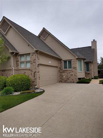front view picture of 14955 Stoney Brook Dr W, Utica, MI. 48315