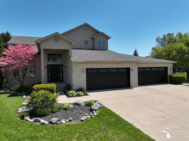 front view picture of 865 Kings Park Circle, Monroe, MI. 48161