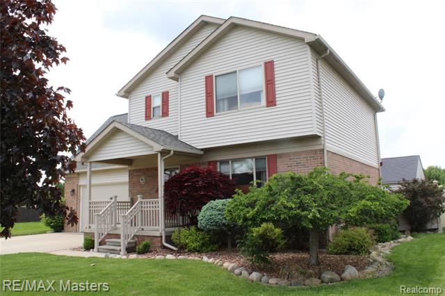 front view picture of 12241 Matthews Street, Carleton, MI. 48117