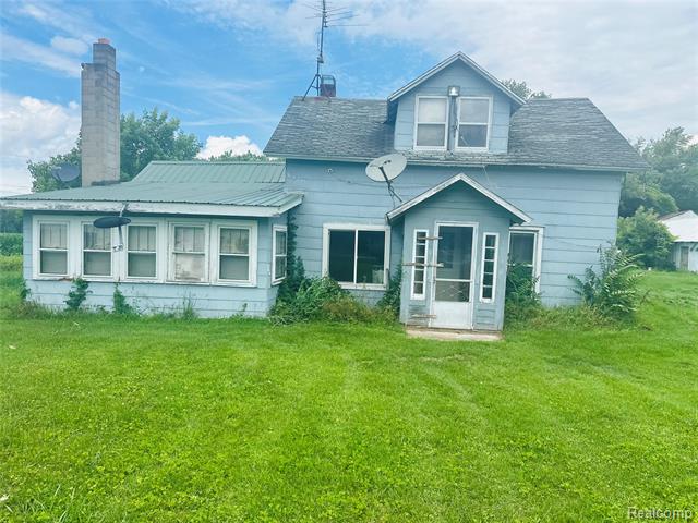 front view picture of 2021 E Bombay, Midland, MI. 48642