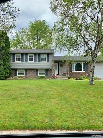 front view picture of 7412 New Hampshire Drive, Davison, MI. 48423