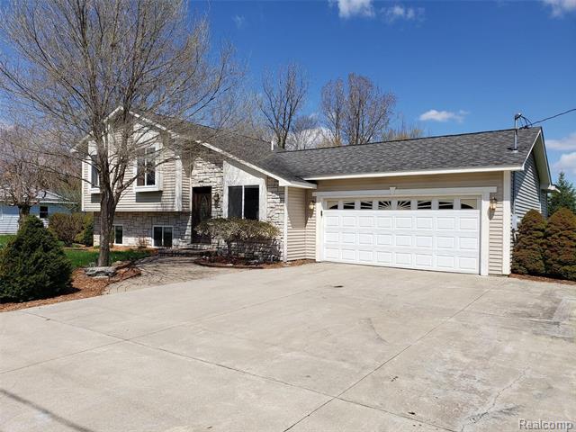 front view picture of 6479 Pierson Road, Flint, MI. 48506