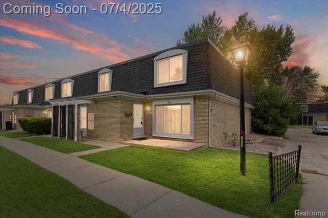 front view picture of 29816 City Center, Warren, MI. 48093