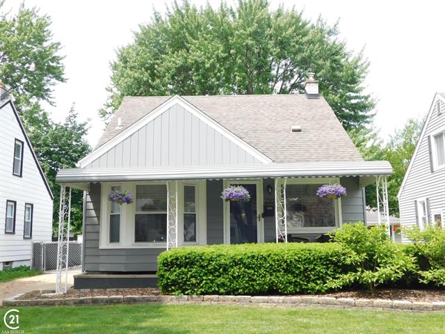 front view picture of 230 S Minerva Ave, Royal Oak, MI. 48067