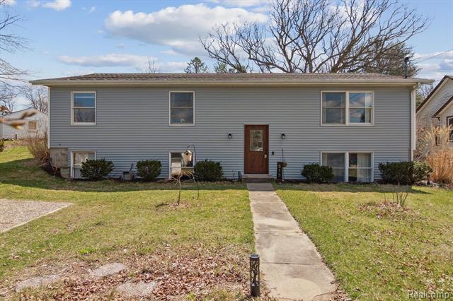 front view picture of 515 Furnace Street, Manchester, MI. 48158