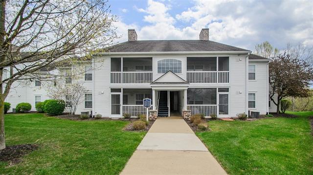 front view picture of 2748 S Knightsbridge Circle, Ann Arbor, MI. 48105