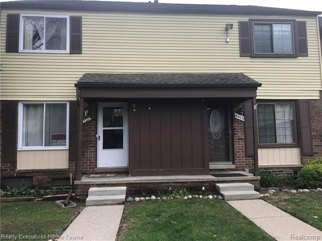 front view picture of 8413 Hickory Dr, Sterling Heights, MI. 48312
