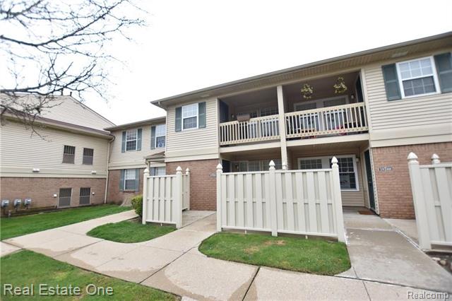 front view picture of 19284 Northridge Drive, Northville, MI. 48167