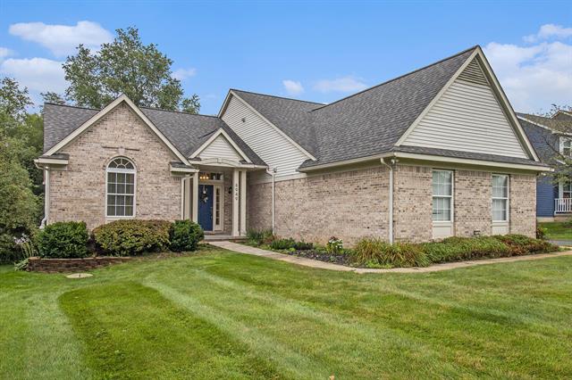 front view picture of 8949 Redstone Drive, Pinckney, MI. 48169
