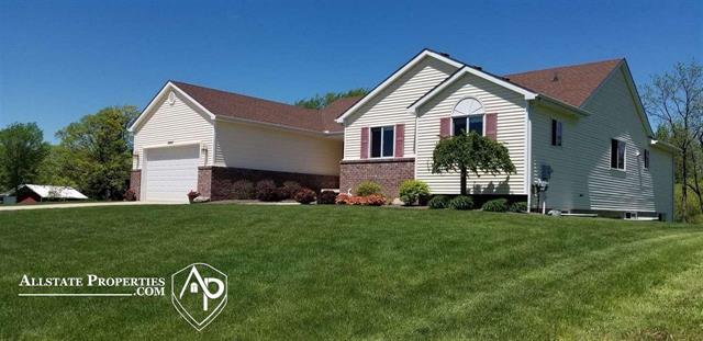 front view picture of 10047 Fox Run Drive, Davison, MI. 48423