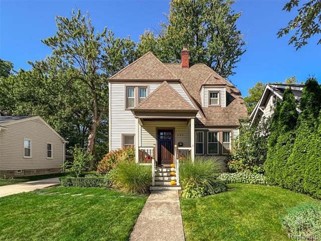 front view picture of 206 Kayser Ave, Royal Oak, MI. 48067