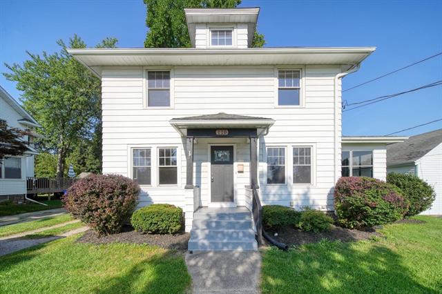 front view picture of 110 S Durand St, Jackson, MI. 49203