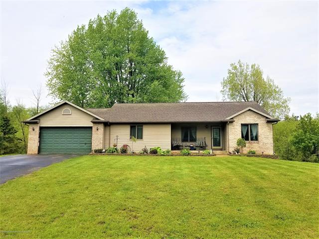 front view picture of 3104 Meadowbrook Road, Owosso, MI. 48867