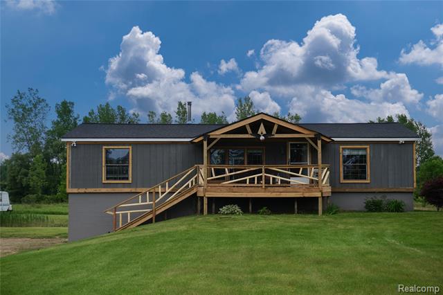 front view picture of 4288 Castle Road, North Branch, MI. 48461