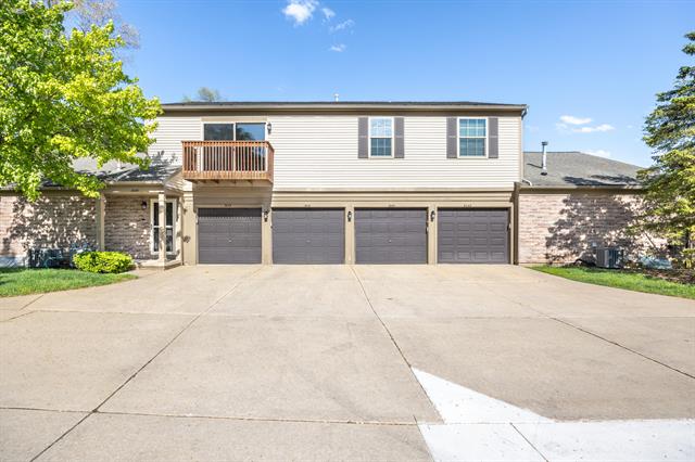 front view picture of 3049 Forest Creek Court, Ann Arbor, MI. 48108