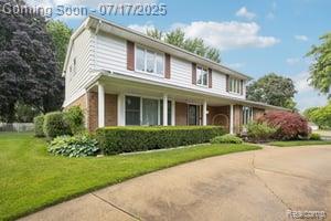 front view picture of 402 Thomas Lane, Grand Blanc, MI. 48439